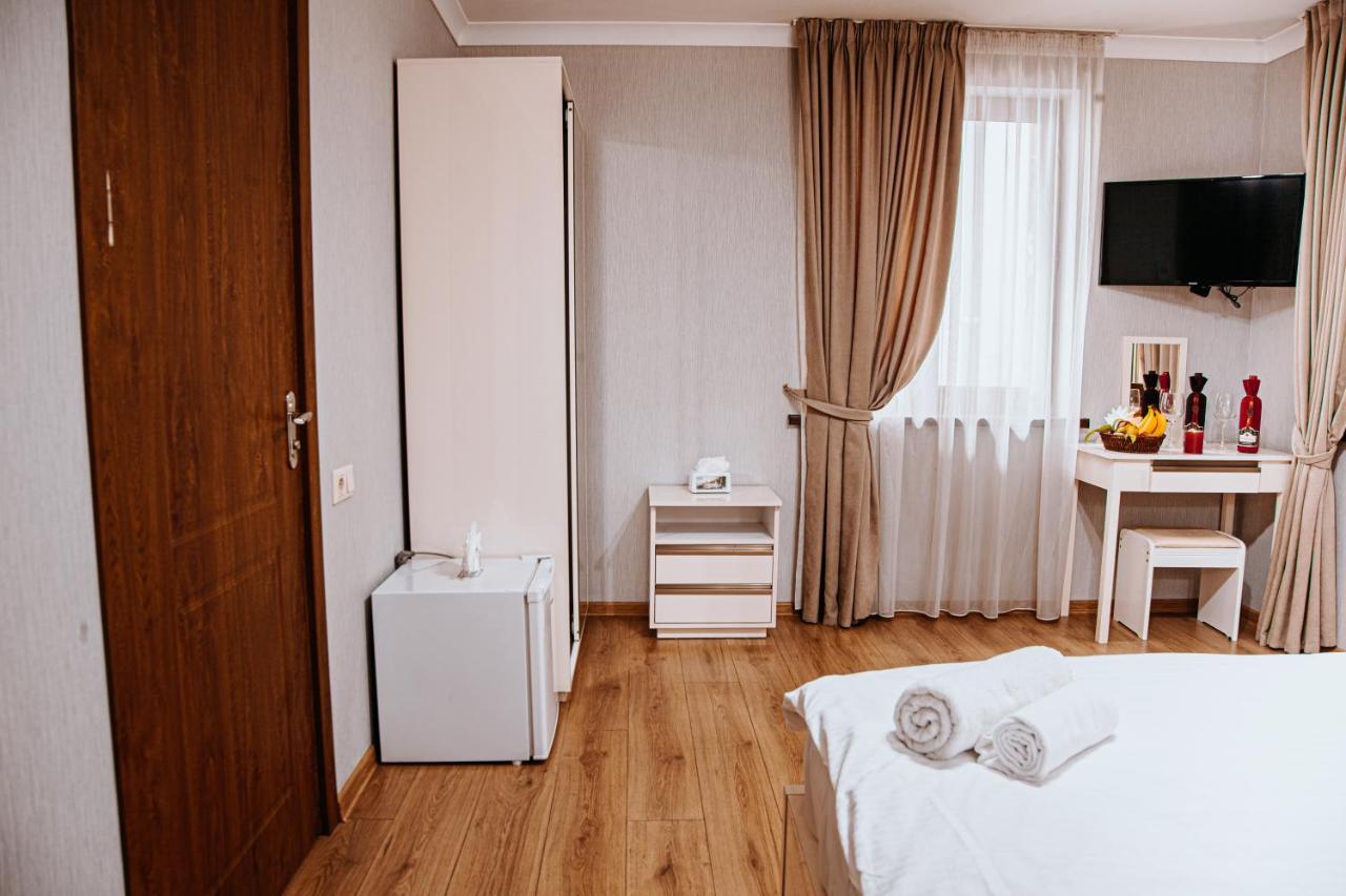 Sama Grand Hotel Tiflis Dış mekan fotoğraf