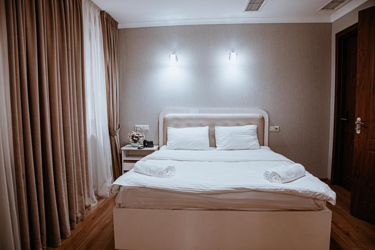 Sama Grand Hotel Tiflis Dış mekan fotoğraf