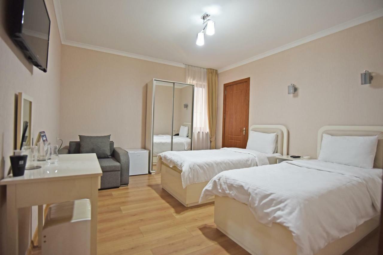 Sama Grand Hotel Tiflis Dış mekan fotoğraf