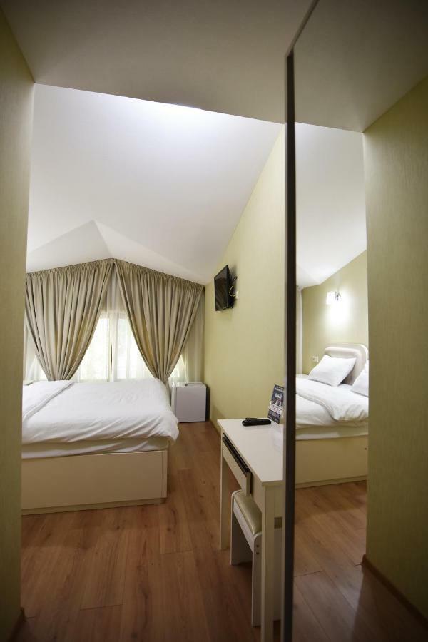 Sama Grand Hotel Tiflis Dış mekan fotoğraf