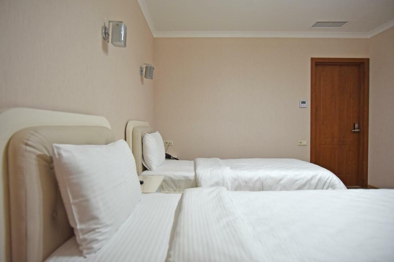 Sama Grand Hotel Tiflis Dış mekan fotoğraf