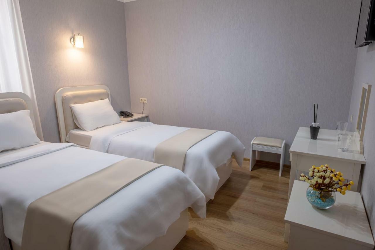 Sama Grand Hotel Tiflis Dış mekan fotoğraf