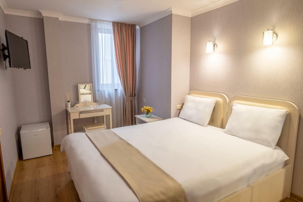 Sama Grand Hotel Tiflis Dış mekan fotoğraf