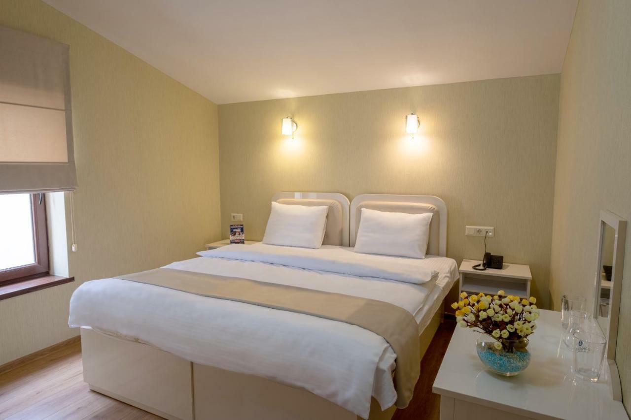 Sama Grand Hotel Tiflis Dış mekan fotoğraf
